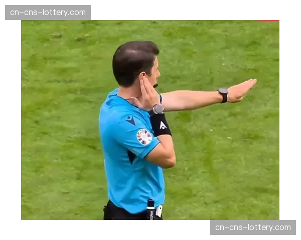 争议聚焦：谢菲联球员禁区内明显手球未判，赛后主裁判承认是误判